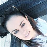 Insegnate madrelingua inglese,laureata in Lettere ,musica e spattocolo impartisce lezioni private online e ad Avellino.
Disponibile anche per lezioni d'Italiano